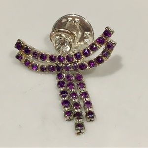 Sophisticated CHRISTIAN ✝️ purple angel pin. CHRISTMAS 🎅 🎄 IS COMING!